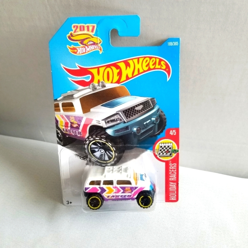 White, Pink and Purple Holiday Racers Rockster 1:64  Hot Wheel Toy Car